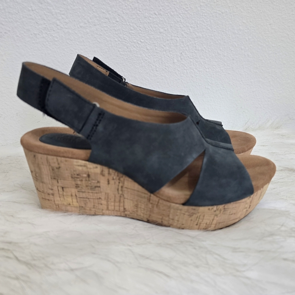 Clarks Artisan Wedge Sandals 8.5 - Picture 2 of 9
